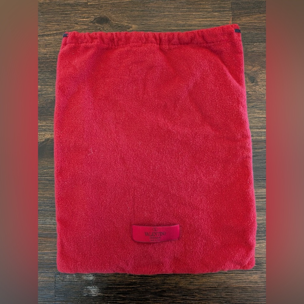 Valentino dustbag